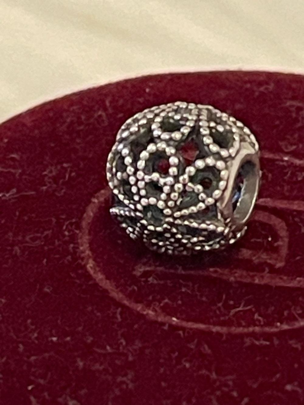 💯% Authentic Pandora “RETIRED “ Openwork Roses Charm - Picture 6 of 7
